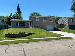 1523 W George Washington Blvd, Davenport, IA 52804