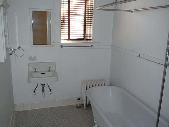 4th image of 1301 Clayton St #2