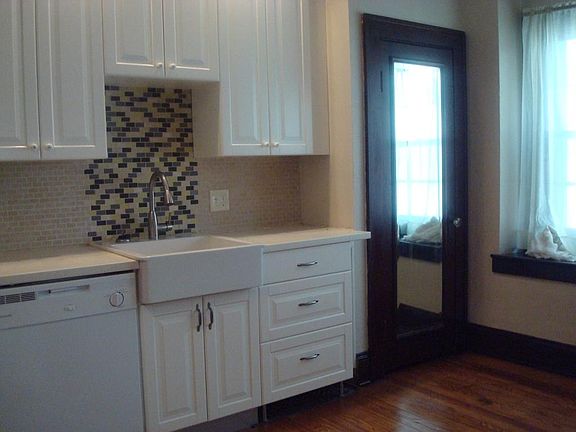 5th image of 1299 W 112th St