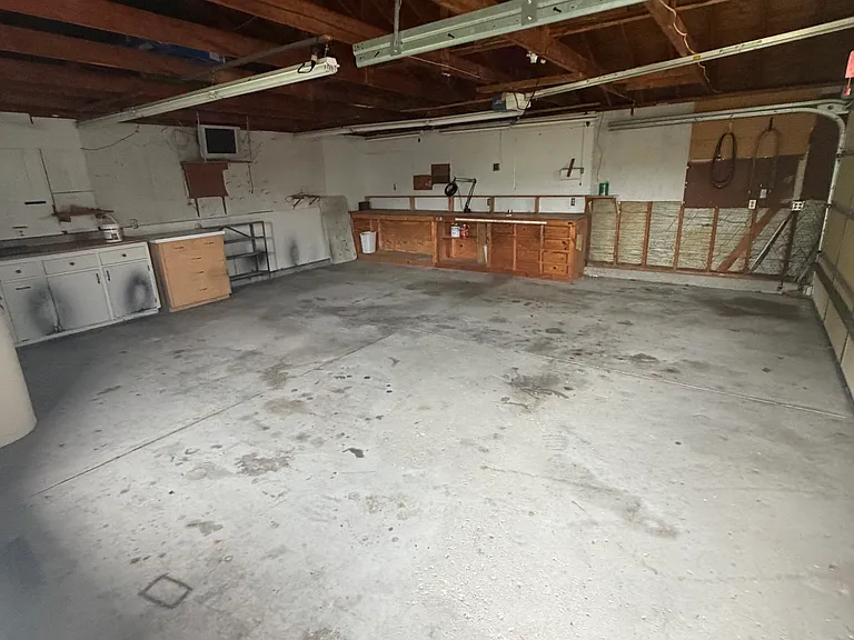 6501 Stonehurst Dr — Photo 4