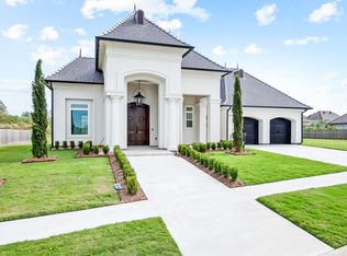 304 Rue De La Mosaique, Broussard, LA 70518