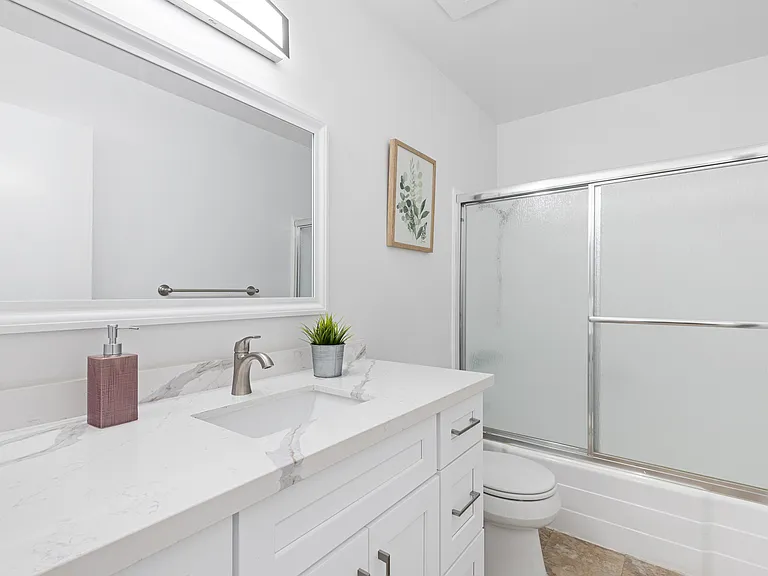 18408 Hatteras St #27 — Photo 10