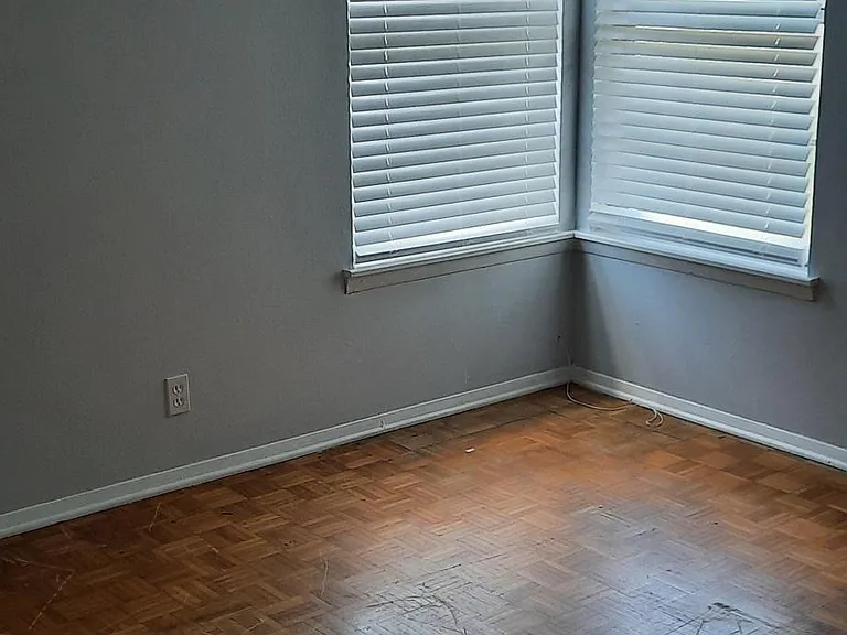 All the bedrooms have one or two windows with new ordless blinds.