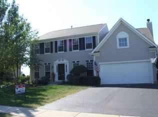 924 Mockingbird Dr, Antioch, IL 60002