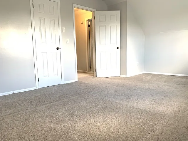 1560 Whittier Ave — Photo 30