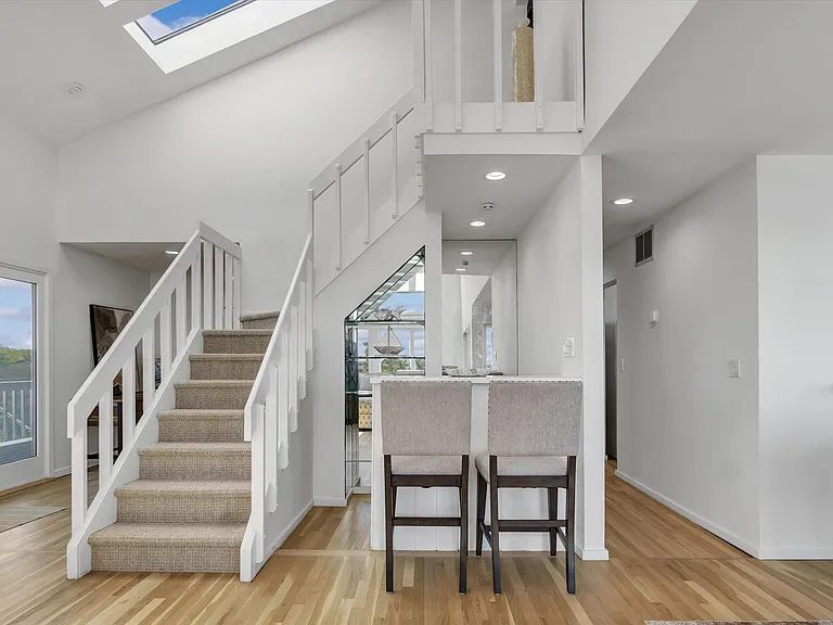552 Dune Rd — Photo 20