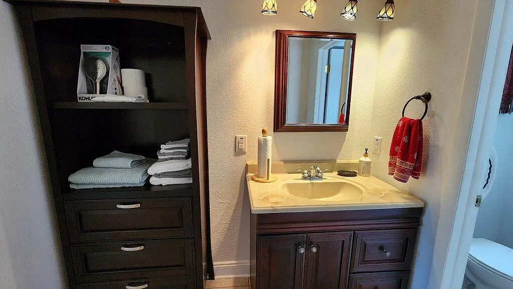 13744 Sussex Dr — Photo 3