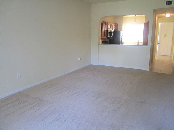 5th image of 3500 Oaks Clubhouse Drive #104