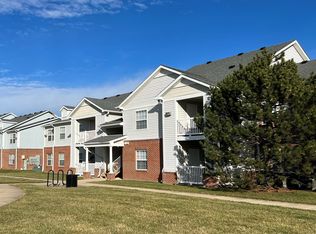 20 Village Crossing Dr S #33E, Greenwood, IN 46143