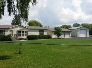 W7596 Townline Cir, Van Dyne, WI 54979