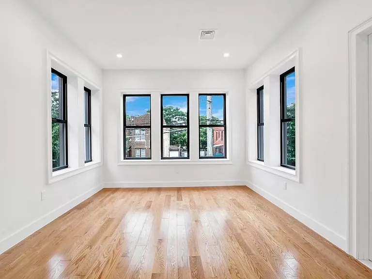 718 Shepherd Ave #1 — Photo 3