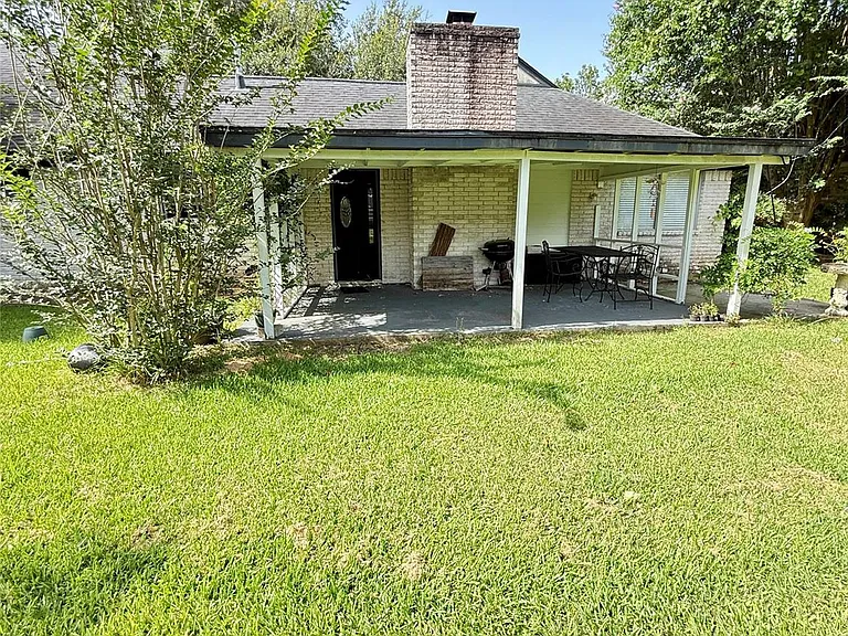 354 S Amherst Dr — Photo 2