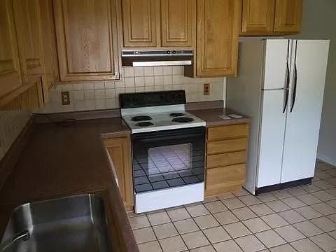 3rd image of 540 Hartford Dr
