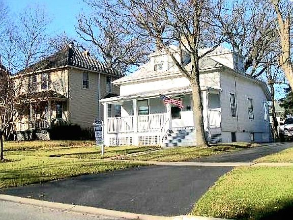 2nd image of 649 Vine Ave