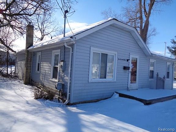 4th image of 1071 W McLean Ave