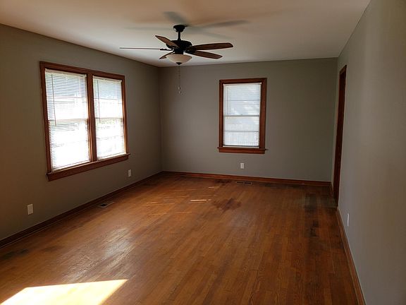 2nd image of 1061 Barlen Dr