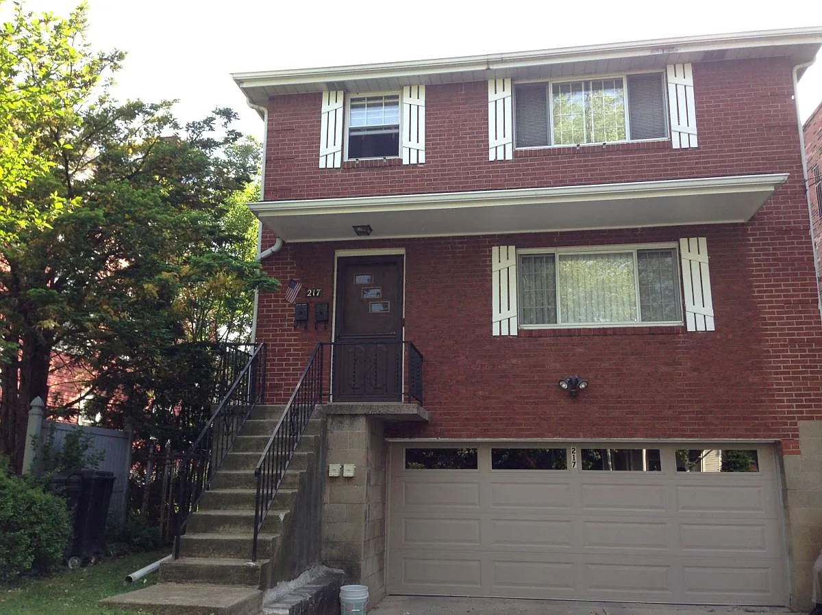 217 Woodlawn Ave photo 1