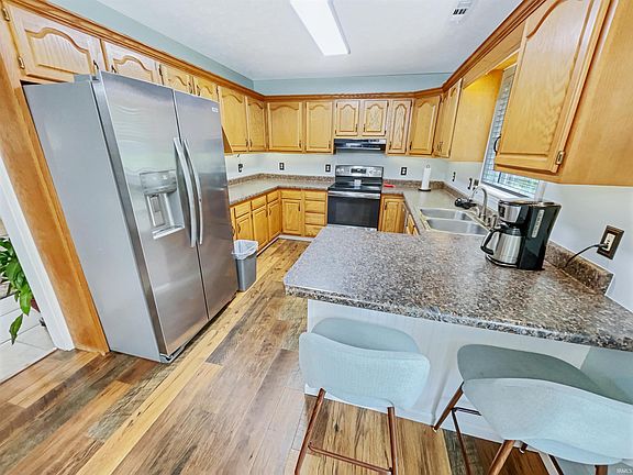 5th image of 181 Ashbury Ct