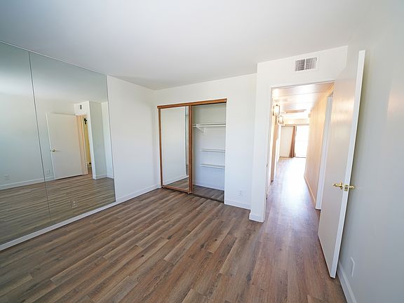 3rd image of 28015 Sarabande Ln