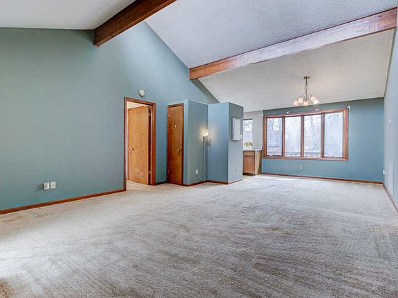 5th image of 7322 Wildwood Ct