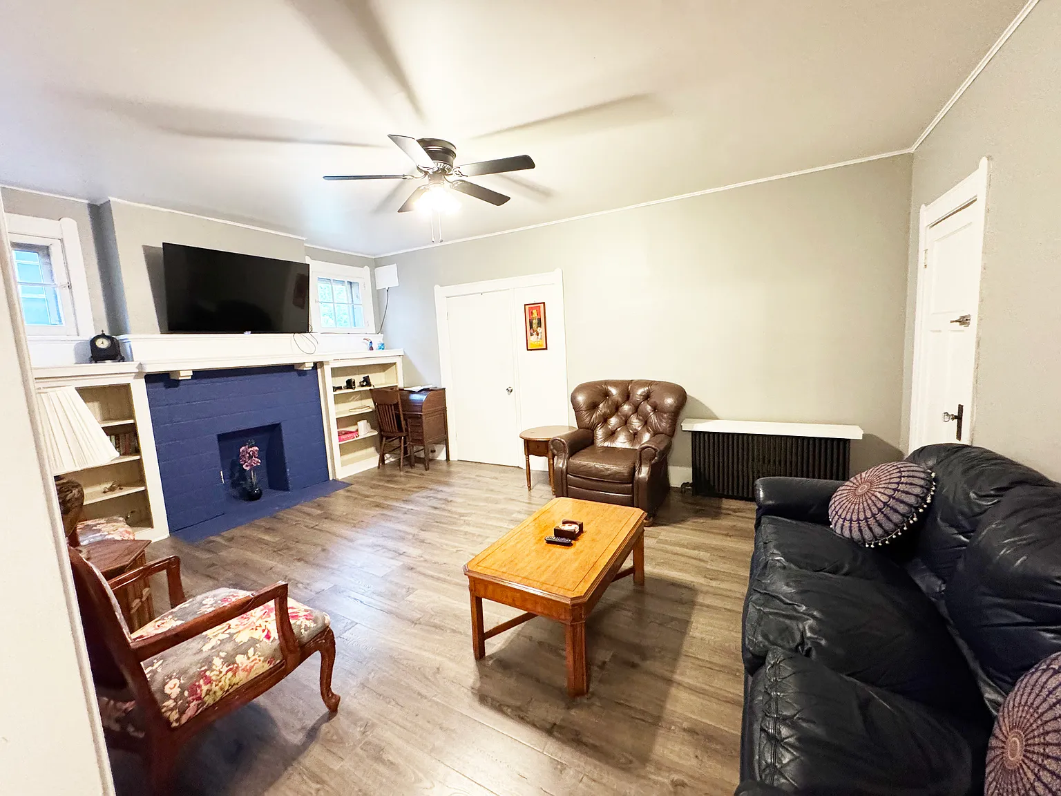 3 bed, 900 sqft, $2,000 — Photo 3