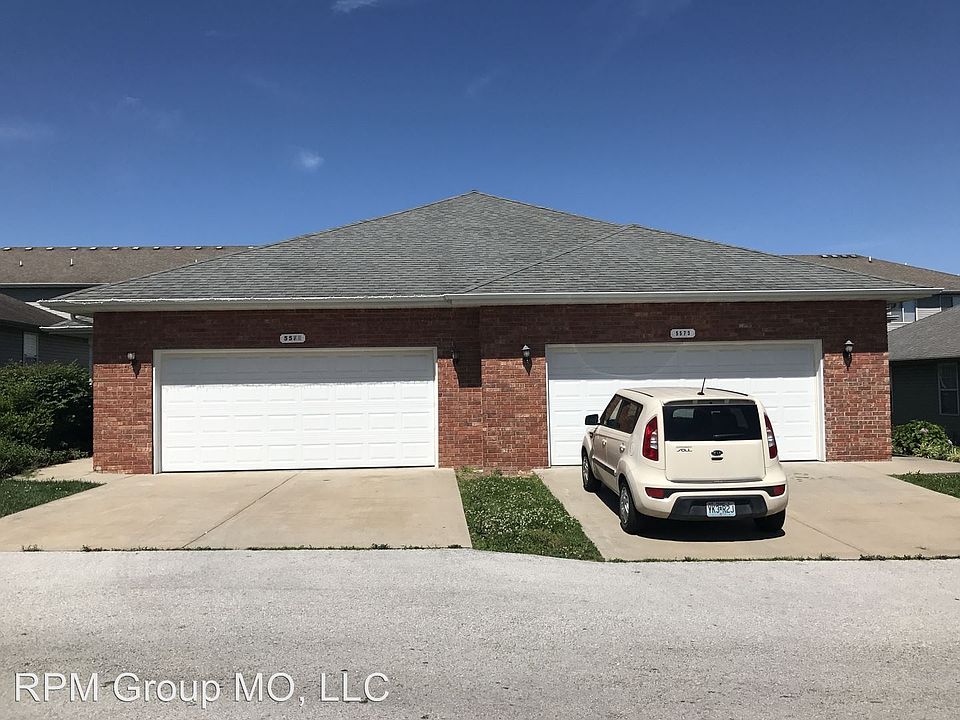 2nd image of 5571 N Brown Ln