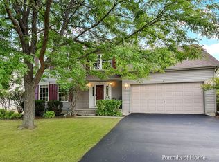 4 Westmoor Ct, Aurora, IL 60502