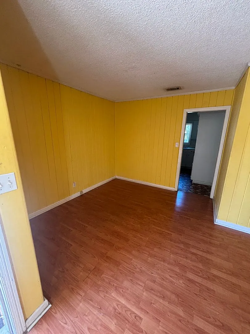 Convenience in the City of Valdosta — Photo 2