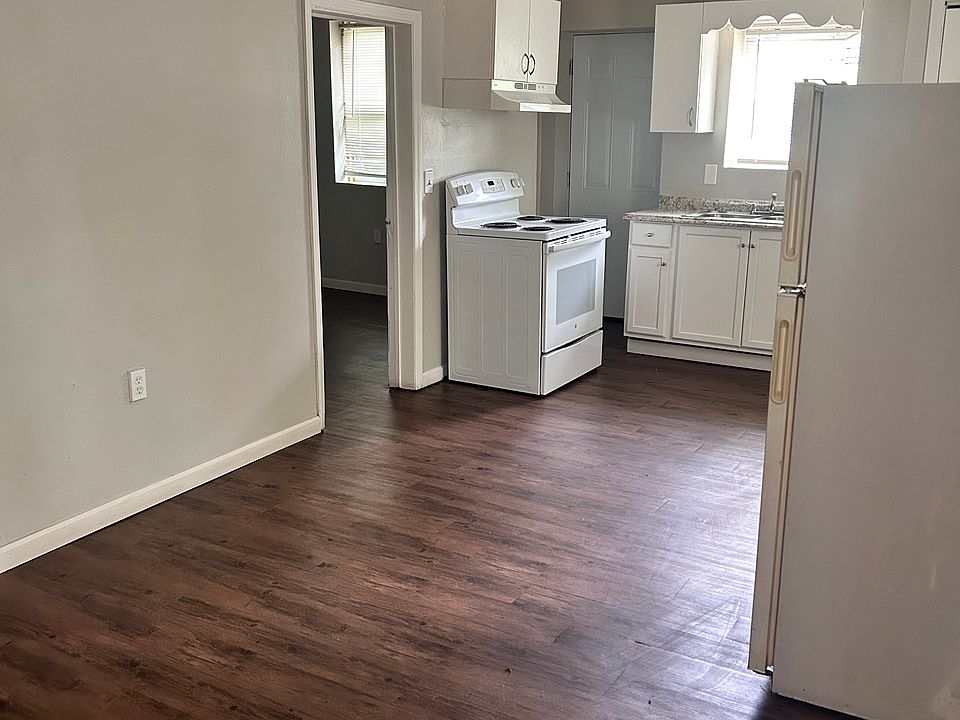 Dinning room/ Kitchen area