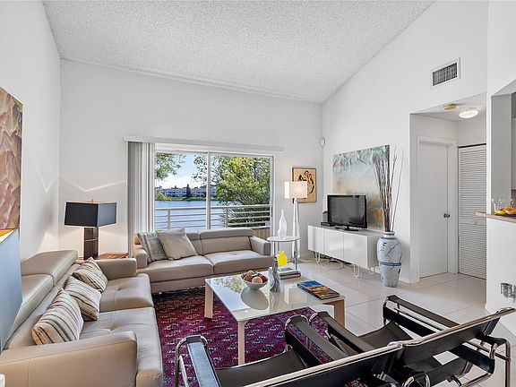 4th image of 3457 NW 44th St APT 202