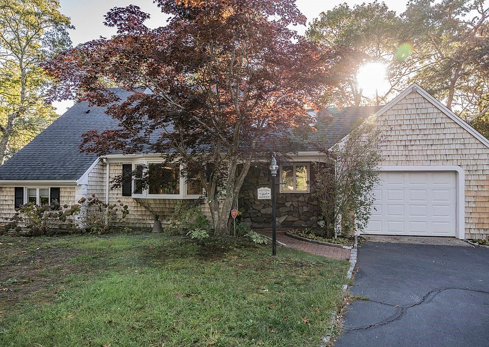 2nd image of 7 Meetinghouse Rd