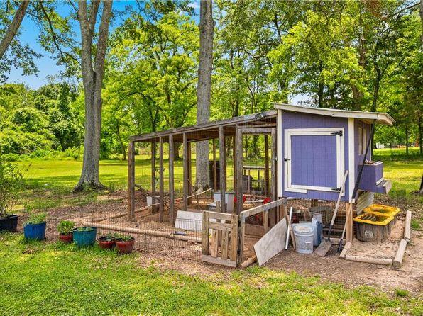 220 Hill St, Evergreen, LA 71333