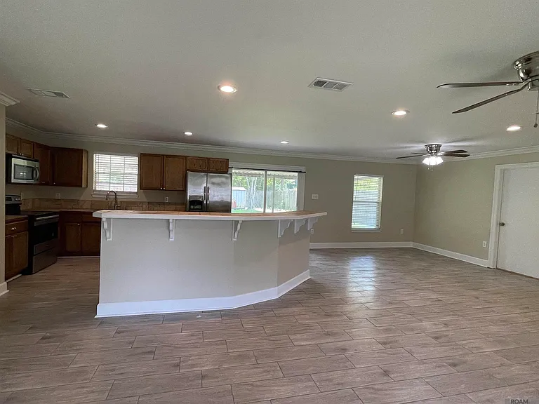 331 E Bolivar Dr — Photo 11