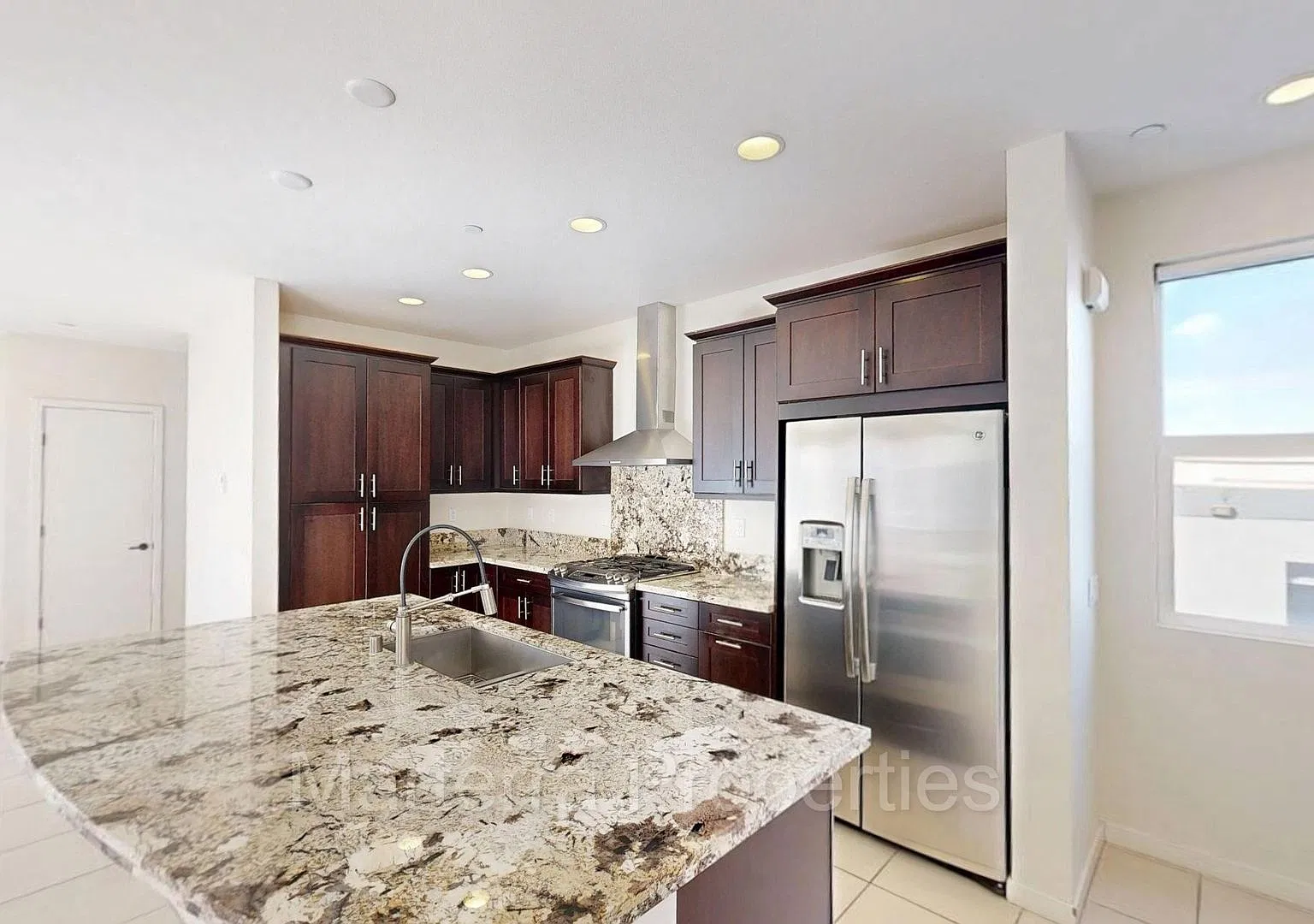 Amazing Rooftop Home In Costa Mesa — Photo 4
