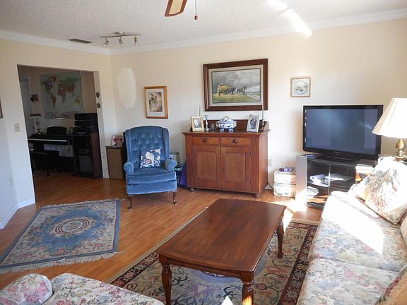 4th image of 10890 SW 89th Ct