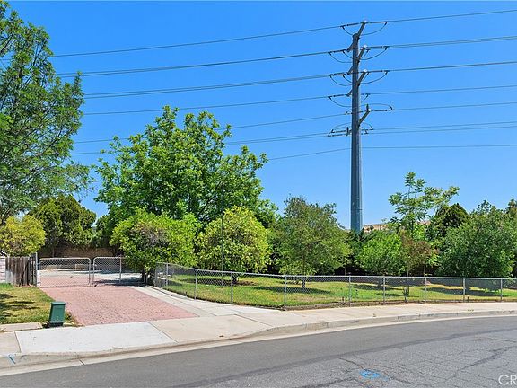 3rd image of 3330 Highcliff Rd