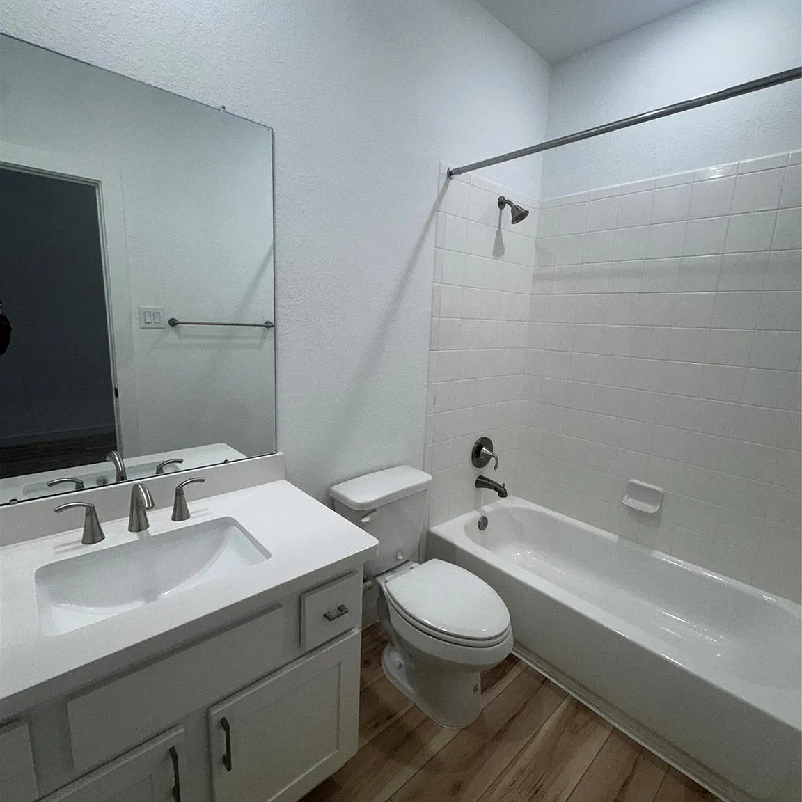 4 bed, 3.0 bath, 2357 sqft, $2,850 — Photo 4