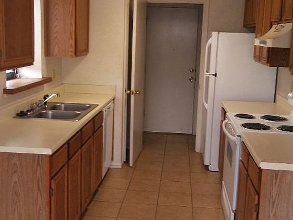 4th image of 2002 Sundown Dr