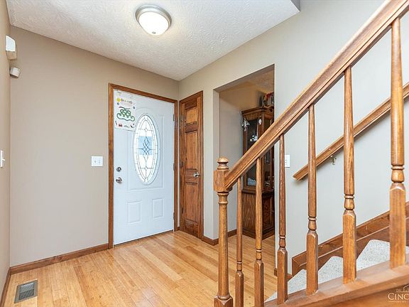 3rd image of 150 Stone Ridge Ln