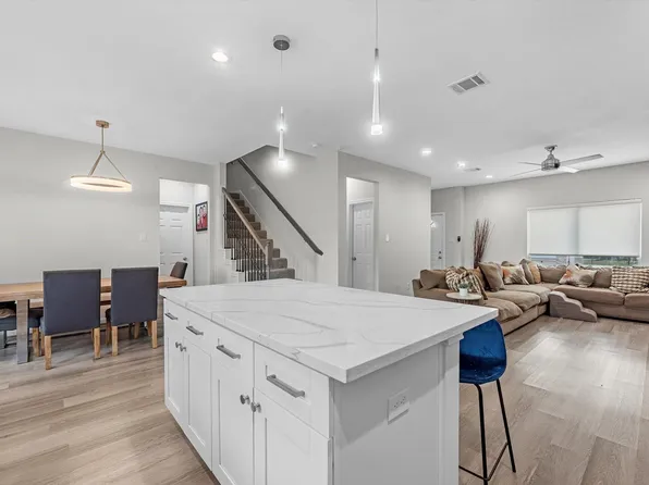 8407 James Franklin St, Houston, TX 77088