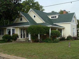 502 W Maple St, Grapeland, TX 75844