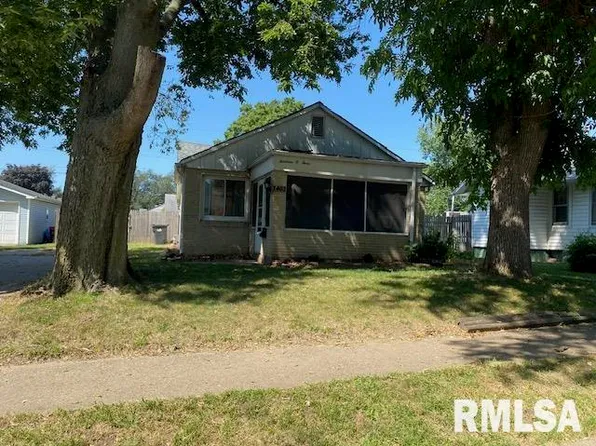 1403 Howard Ct, Pekin, IL 61554