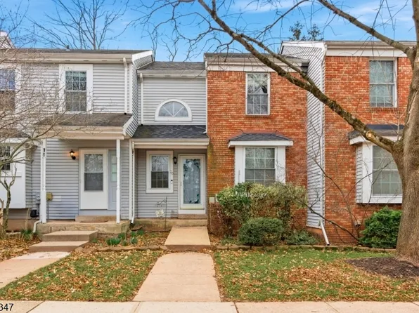 20 Pond Ct, Hillsborough Twp., NJ 08844