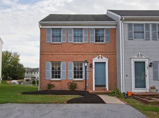 63 Robin Hill Dr, Lititz, PA 17543