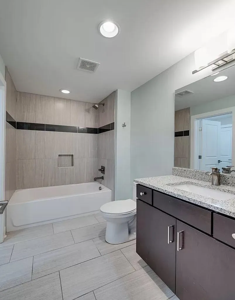 1 bed, 300 sqft, $1,400 — Photo 3