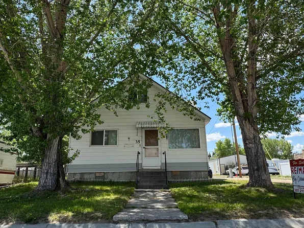 35 Conroy St, Diamondville, WY 83116
