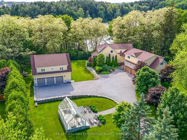 6 Macleod Estate Ct #8, Richmond Hill, ON L4E 0B1