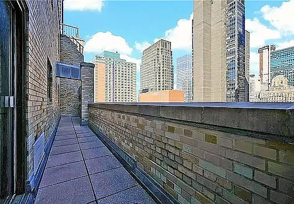 5th image of 150 W 51st St #2117