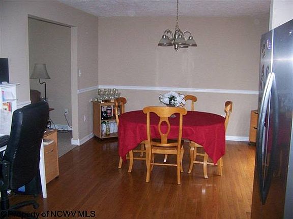 4th image of 205 Hilltop Dr