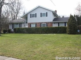 6564 Hunt Cir, Mayfield, OH 44143